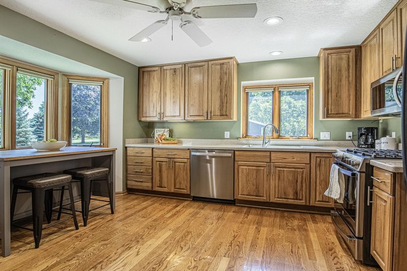 9443 Lancaster Ln N, Maple Grove, MN 55369
