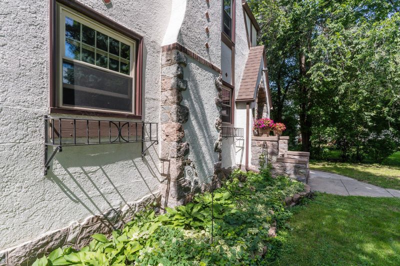 516 S Oak St, Fergus Falls, MN 56537