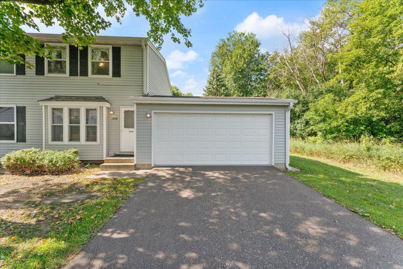 1428 N Granada Ave N, Oakdale, MN 55128