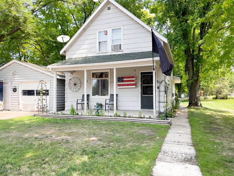 207 Clara Ave, Murdock, MN 56271