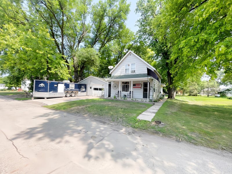 207 Clara Ave, Murdock, MN 56271