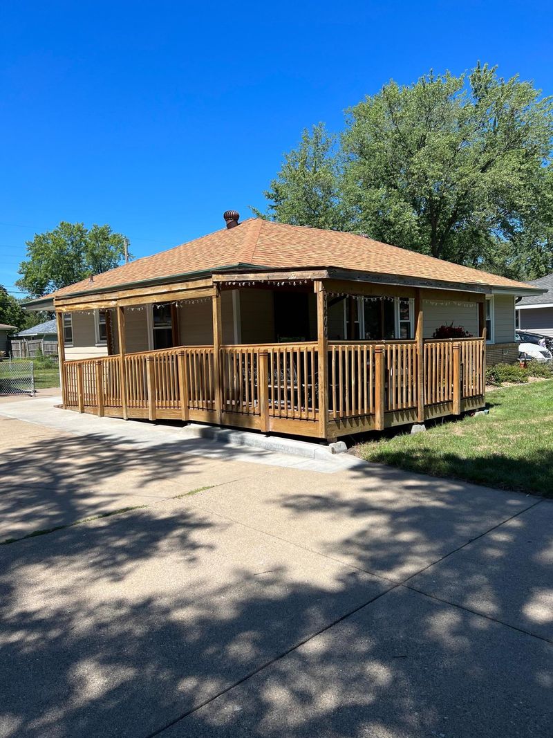 9200 5th St NE, Blaine, MN 55434
