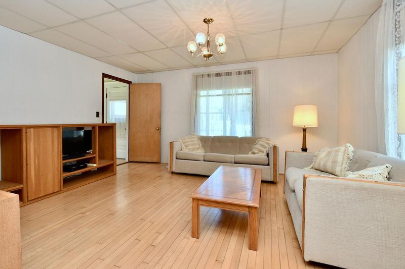819 W Broadway St, Winona, MN 55987