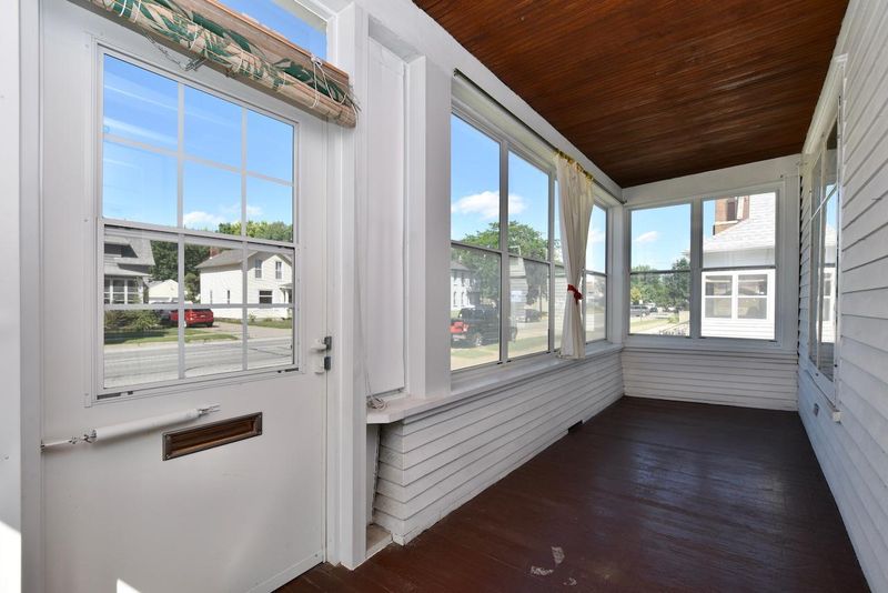 819 W Broadway St, Winona, MN 55987