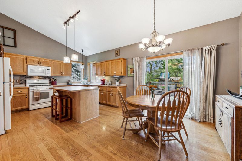 9854 Hamline Ave N, Circle Pines, MN 55014
