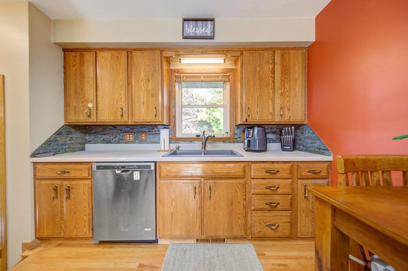 403 2nd Ave SW, Mapleton, MN 56065