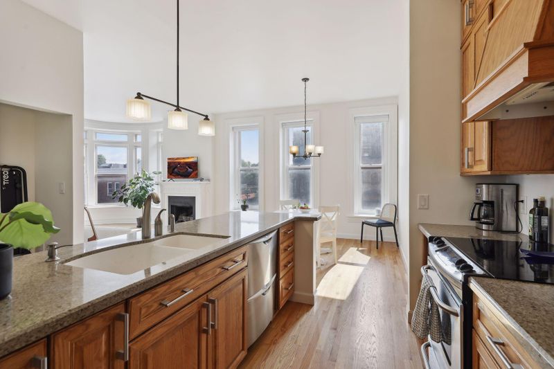 165 Western Ave N #200, Saint Paul, MN 55102