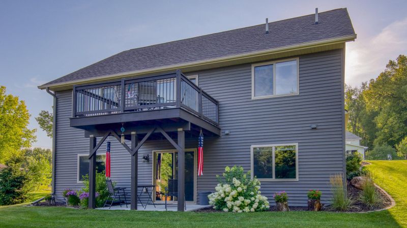 2233 Mckinley Rd, Eau Claire, WI 54703