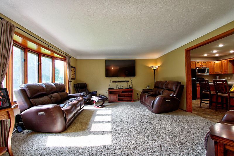 1828 Twin Bluff Rd, Red Wing, MN 55066