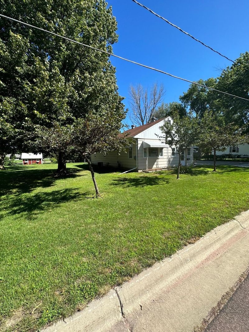 1025 9th Ave, Mountain Lake, MN 56159