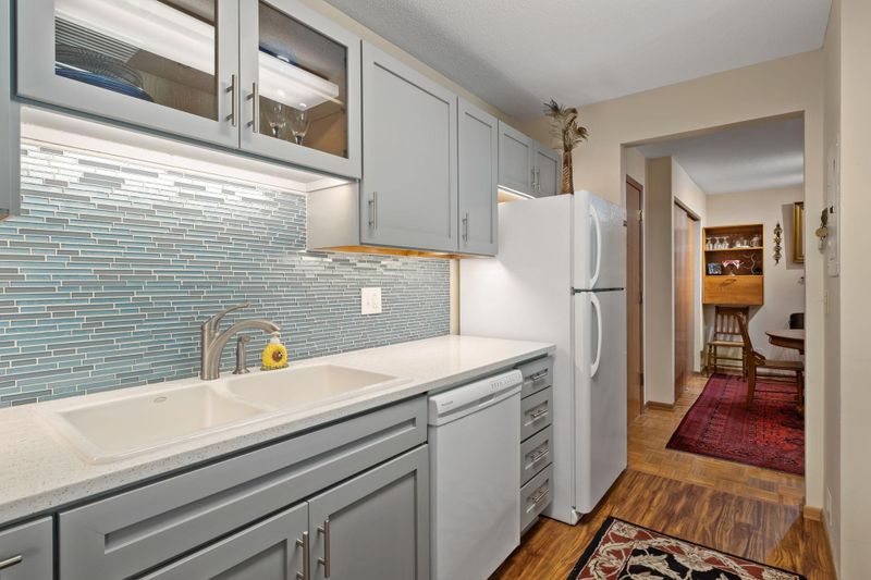 1666 Coffman St #103, Falcon Heights, MN 55108