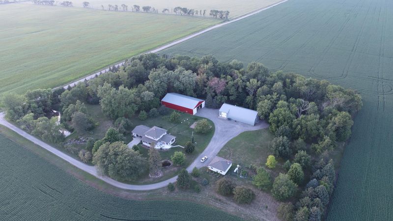 86264 365th St, Olivia, MN 56277