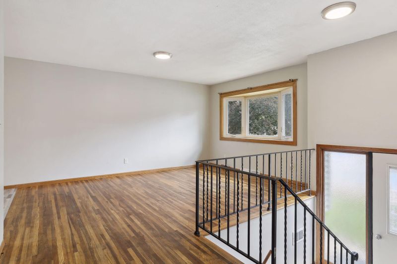 253 Twilite Ter, Circle Pines, MN 55014