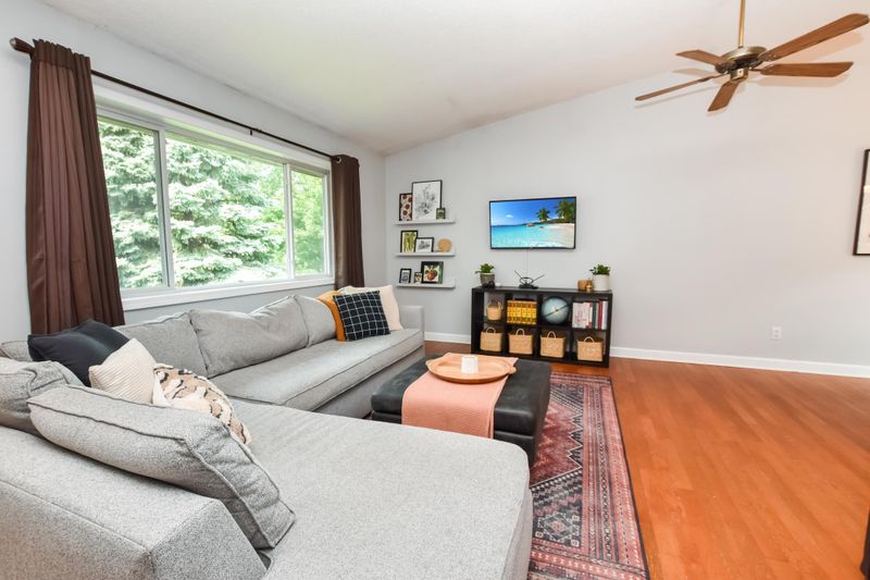 3232 Libby Ln, Vadnais Heights, MN 55127