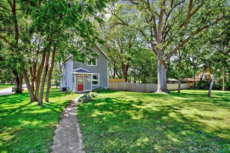 821 Division St E, Faribault, MN 55021