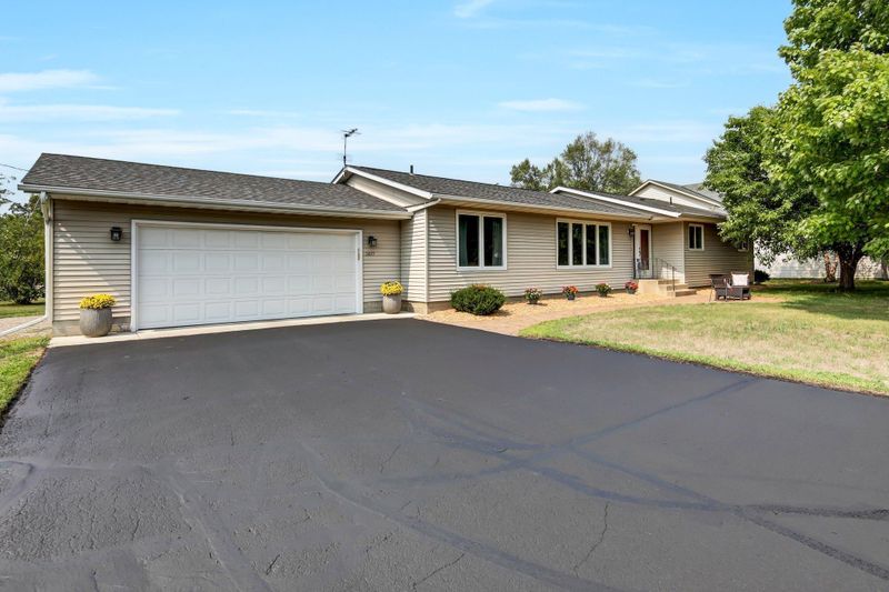 5677 Walnut Dr, Saint Cloud, MN 56303