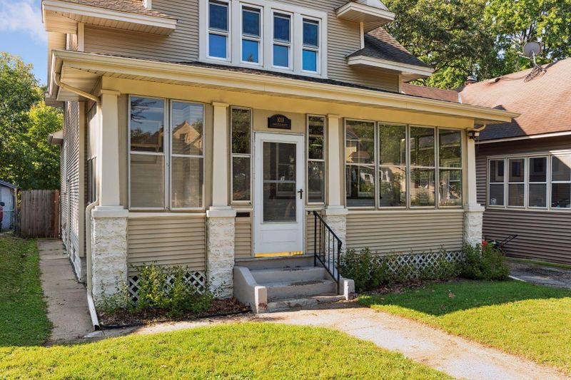 1018 Wakefield Ave, Saint Paul, MN 55106