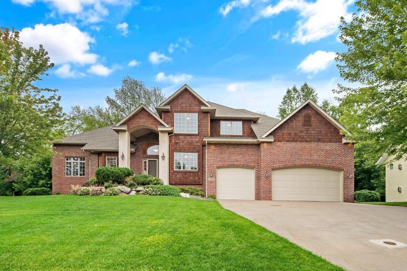 7353 Peltier Cir, Hugo, MN 55038