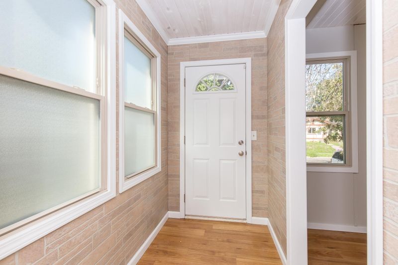1364 Payne Ave, Saint Paul, MN 55130
