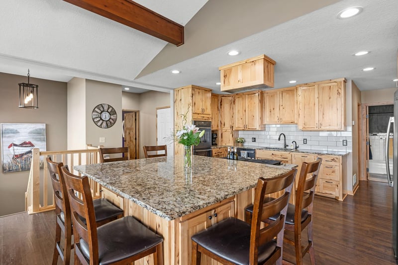 10475 Park Cir, Pine City, MN 55063