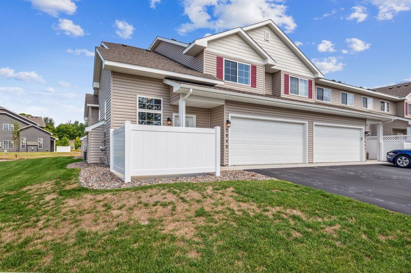 1848 Bridgewater Blvd S, Cambridge, MN 55008
