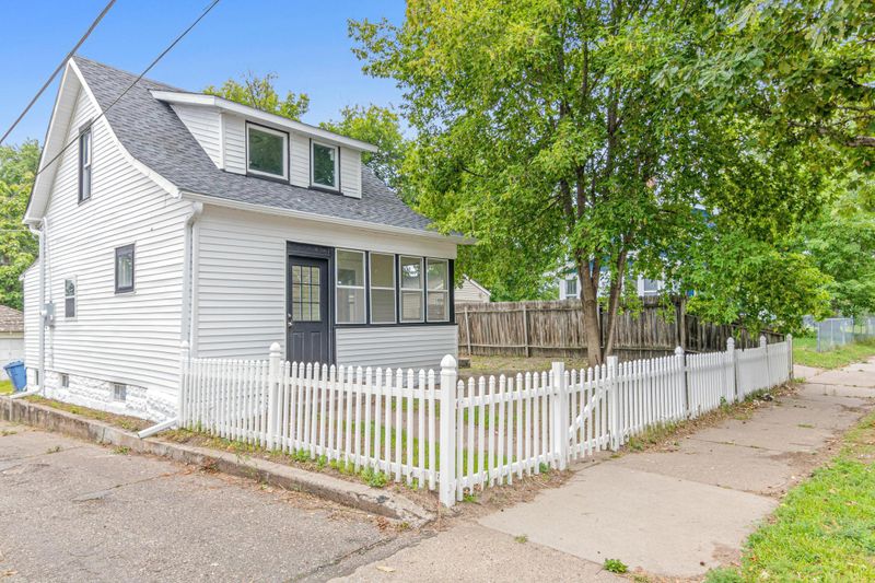 2210 39th Ave N, Minneapolis, MN 55412