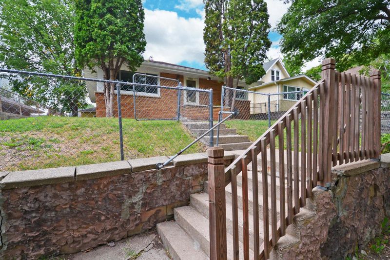 3315 Girard Ave N, Minneapolis, MN 55412