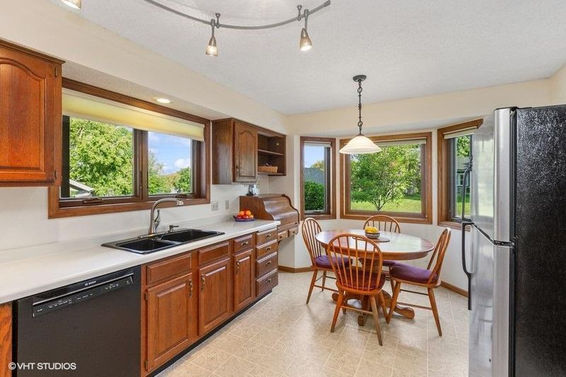 732 Caribou Ln, Eagan, MN 55123