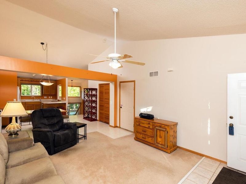323 Creekside Dr, Buffalo, MN 55313