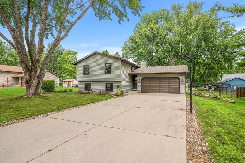1681 Ridgewood Ave, White Bear Lake, MN 55110
