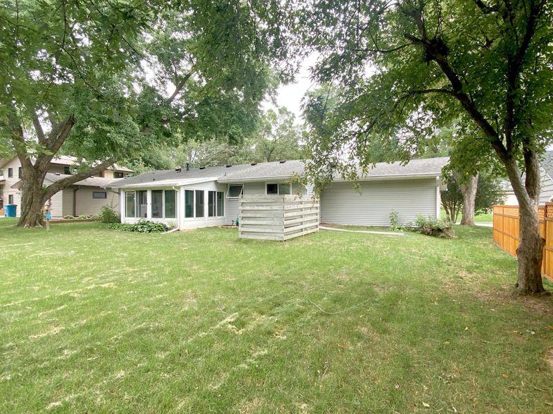 2419 Hillside Rd, White Bear Lake, MN 55110