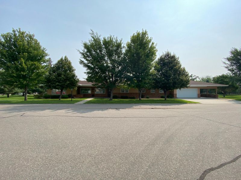 710 5th St SW, Wadena, MN 56482
