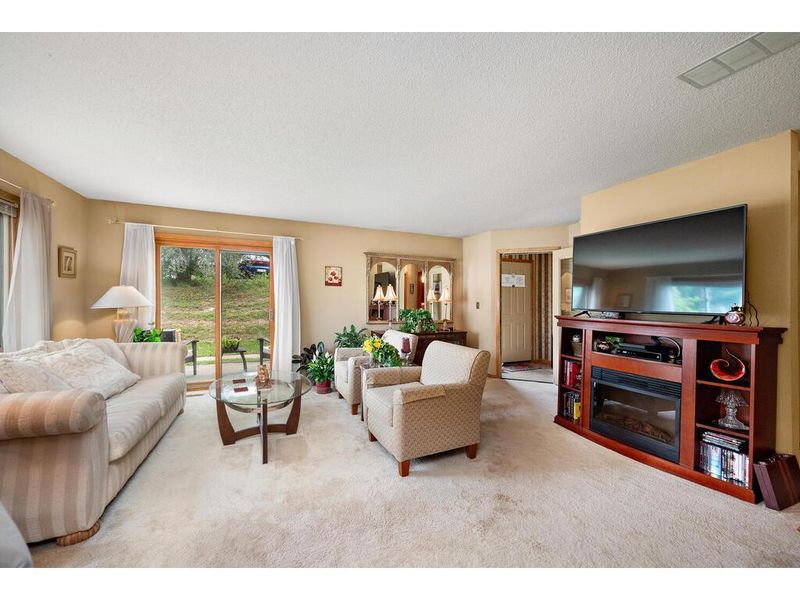 7926 Barbara Ave, Inver Grove Heights, MN 55077
