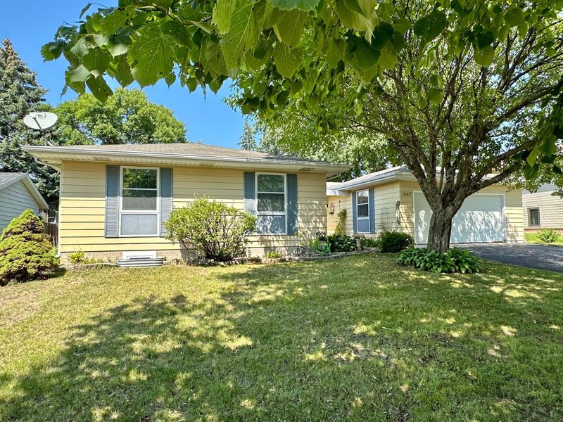 1963 Warbler Ln, Saint Paul, MN 55119