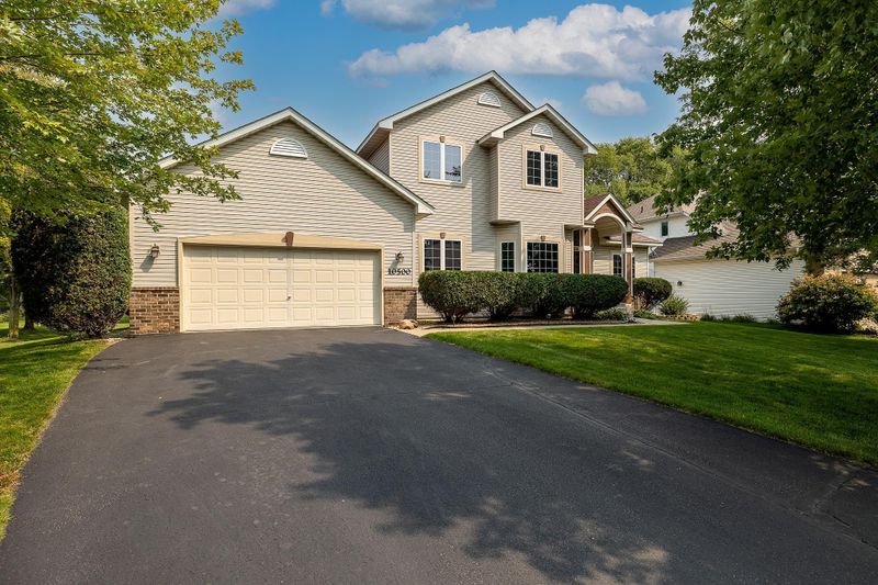 10500 Glen Eagle Rd, Woodbury, MN 55129