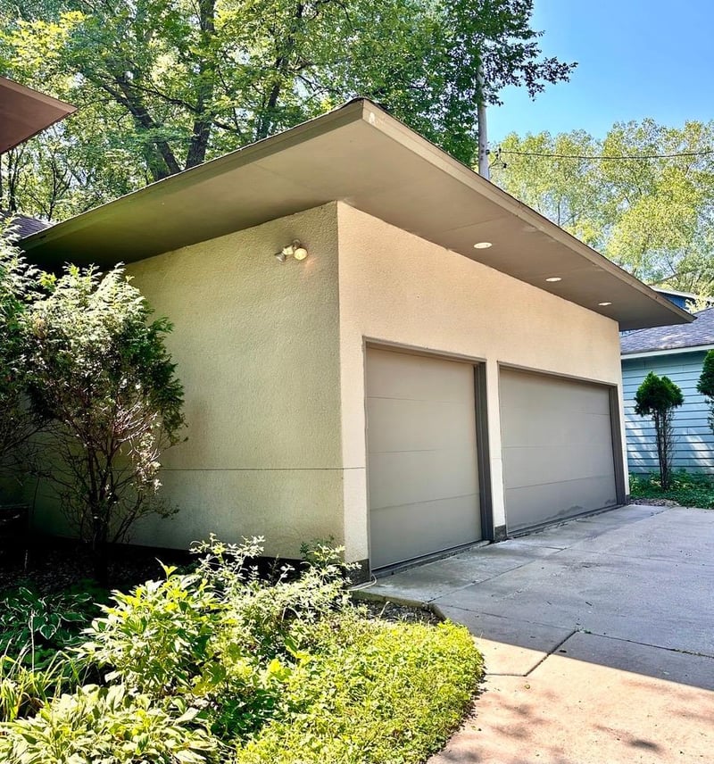 24 Vincent Ave S, Minneapolis, MN 55405