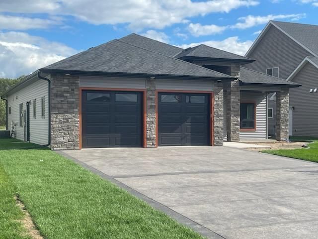 1314 Tiger Ct NE, Isanti, MN 55040