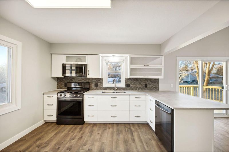 8333 Rhode Island Dr N, Brooklyn Park, MN 55445