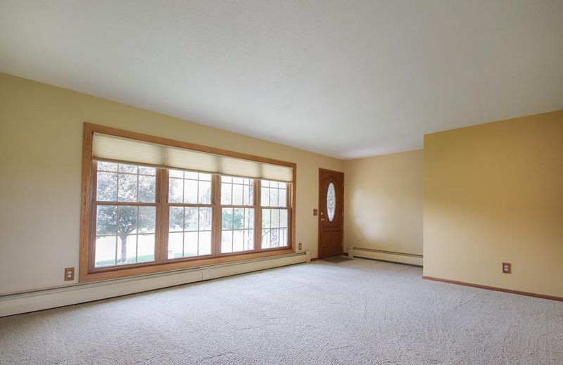 8611 Polk St NE, Blaine, MN 55434
