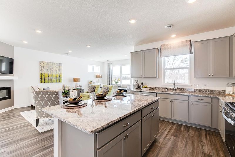 13784 Kaylemore Trl, Rosemount, MN 55068