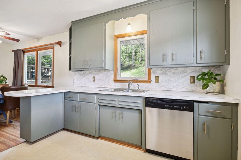 15614 S Lund Rd, Eden Prairie, MN 55346