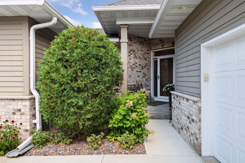 11324 Clarion Way, Minnetonka, MN 55343