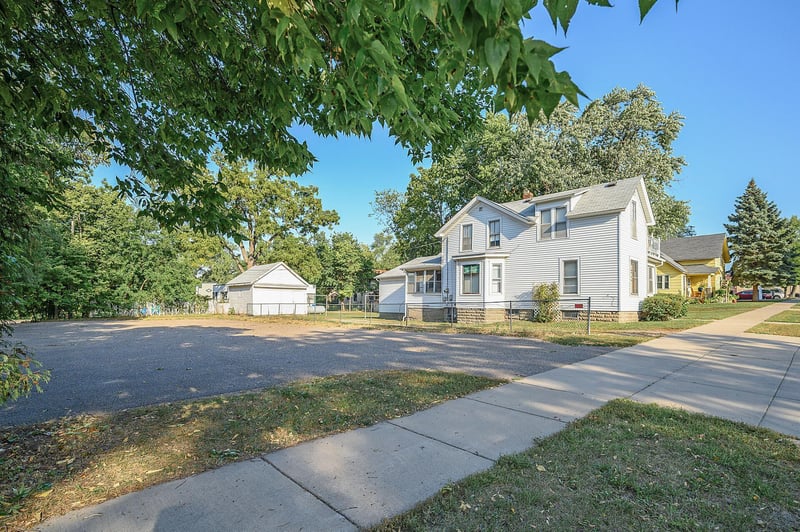 1807 1st Ave, Anoka, MN 55303