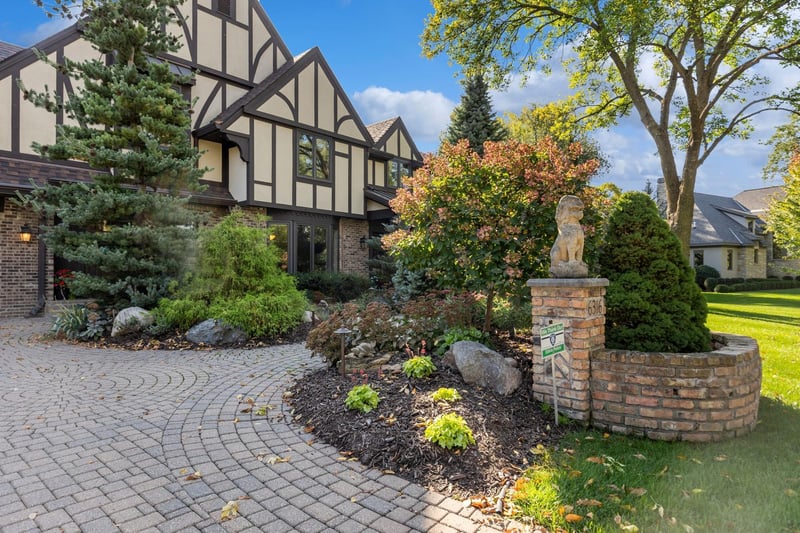 6316 Westwood Ct, Edina, MN 55436