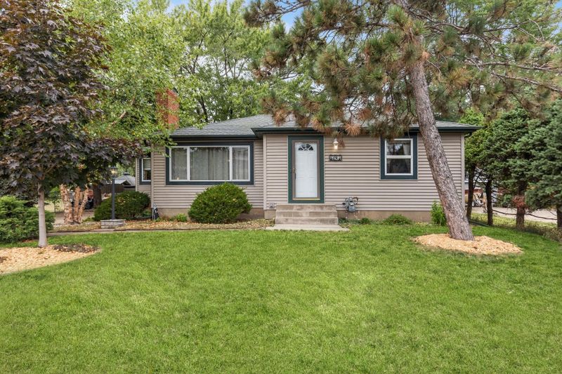 8214 Old Cedar Ave S, Bloomington, MN 55425