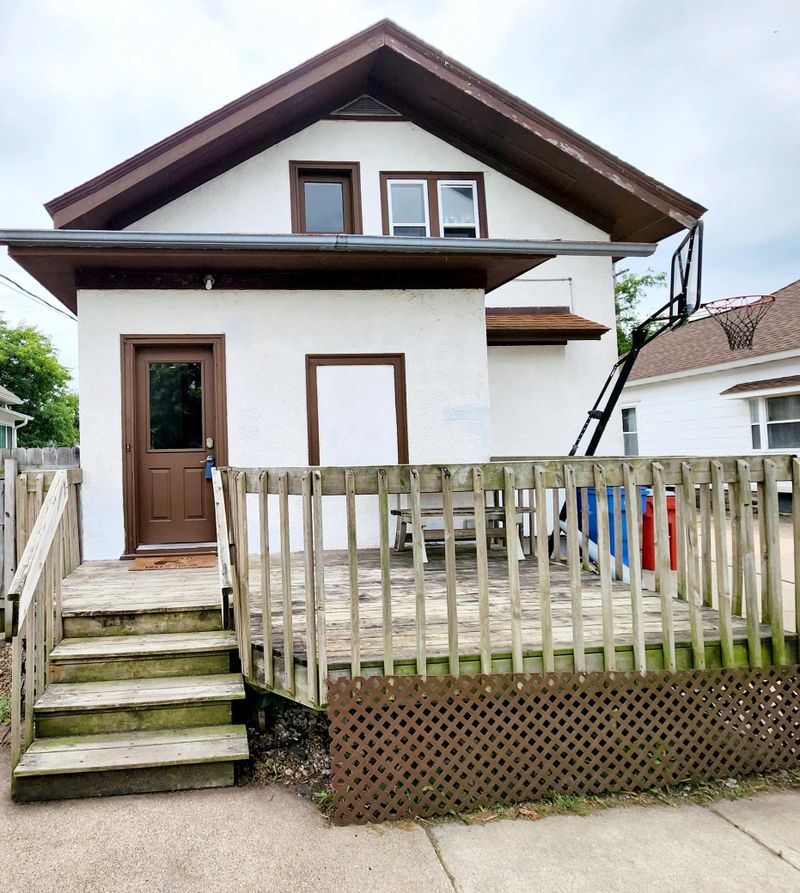 1210 W 5th St, Winona, MN 55987