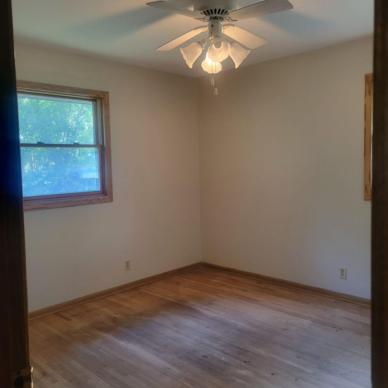 6333 Florida Ave N, Brooklyn Park, MN 55428