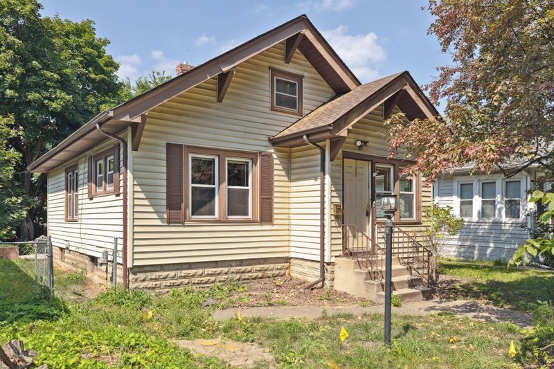3237 Humboldt Ave N, Minneapolis, MN 55412