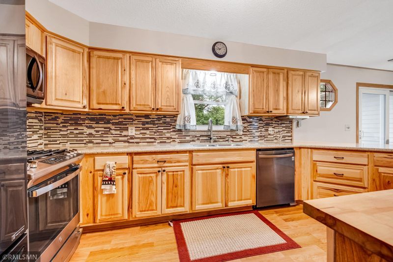 29 Circle Dr, Circle Pines, MN 55014