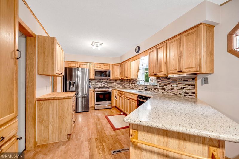 29 Circle Dr, Circle Pines, MN 55014